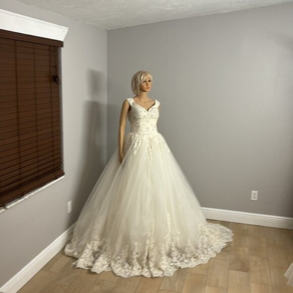 Narin Moda Wedding Dress Ball Gown Size 8 and EU Size 38 - Picture 10 of 16